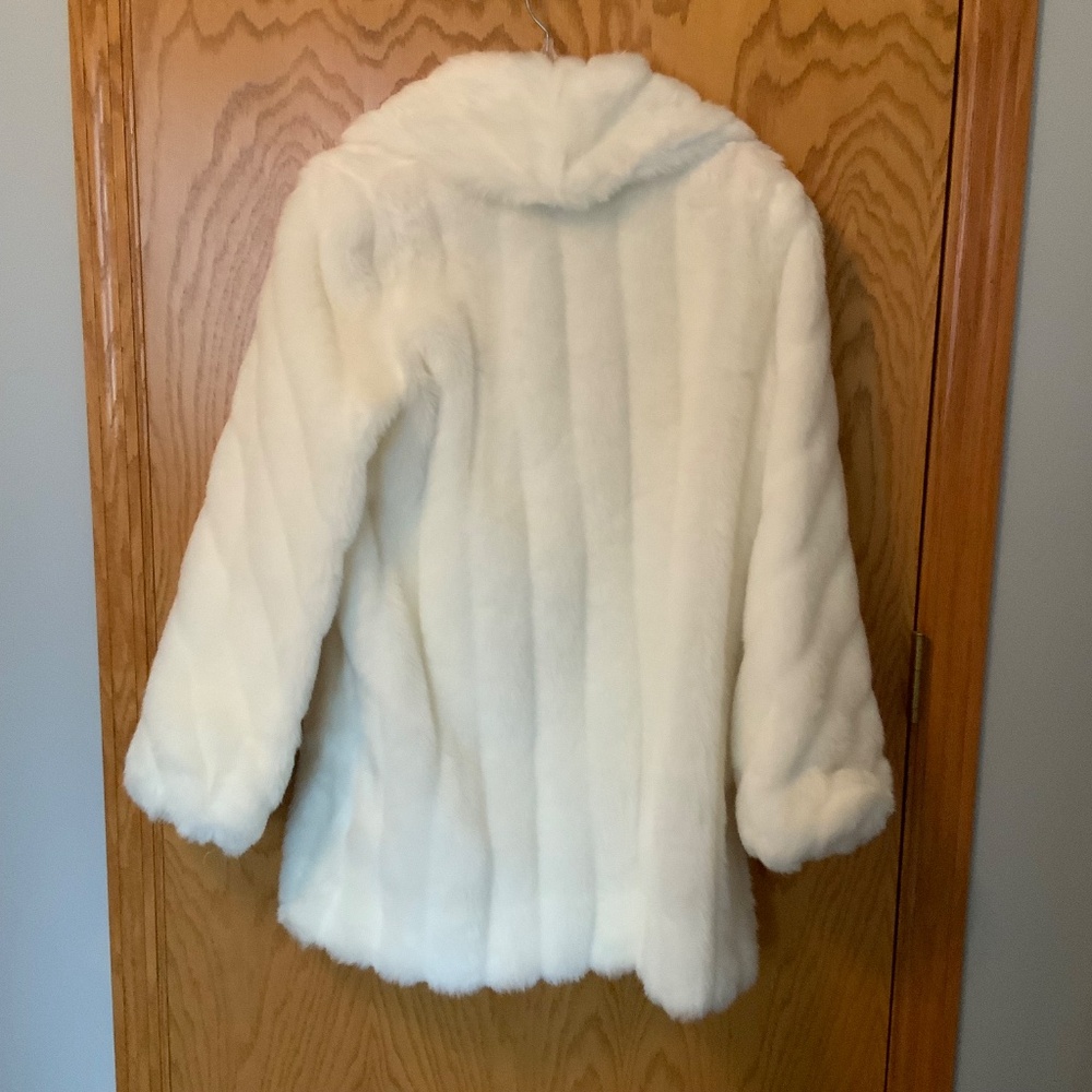Monterey Fashions - Vintage White Faux Fur Coat - Picture 3 of 12